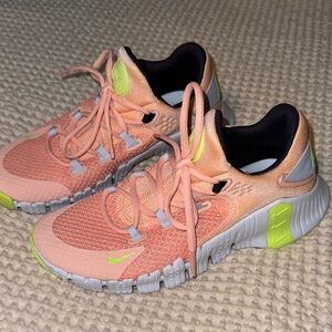 LIKE NEW NIKE FREE METCON